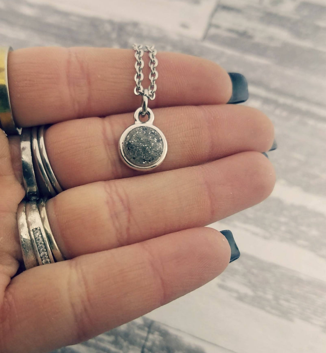 Buy Personalized Cremation Jewelry Pet Ashes Necklace Pet Urn Necklace Dog  Mom Memorial Gift for Her Engraved Necklace for Cat Moms Online in India -  Etsy