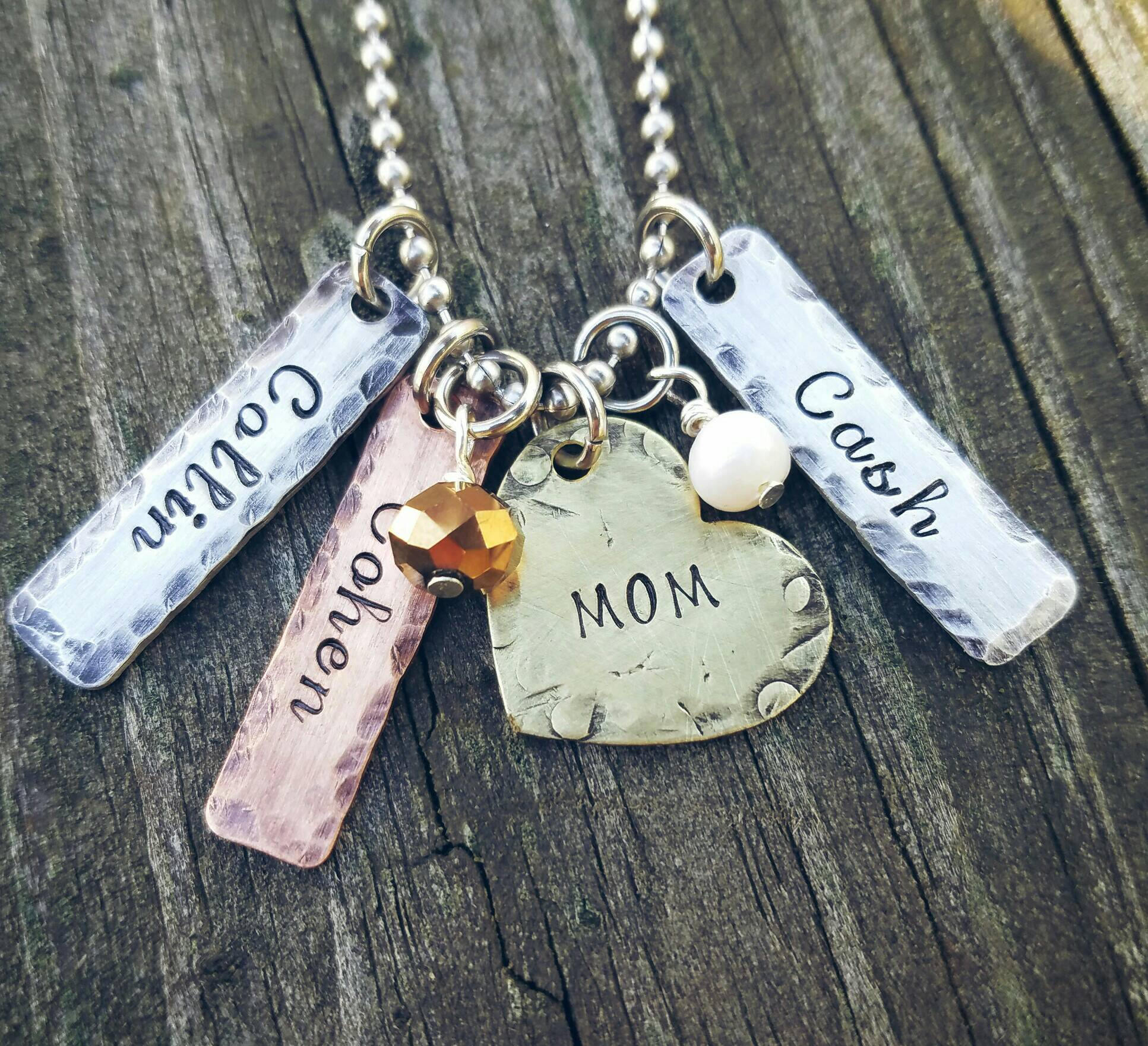 Personalized necklace for mom with store children's names