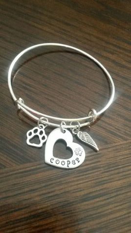 Silver tone Pet loss keepsake bracelet * Personalized with pet's name * Hand Stamped